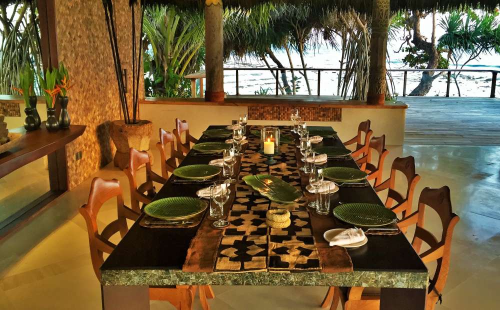 Haweri: Dining Table